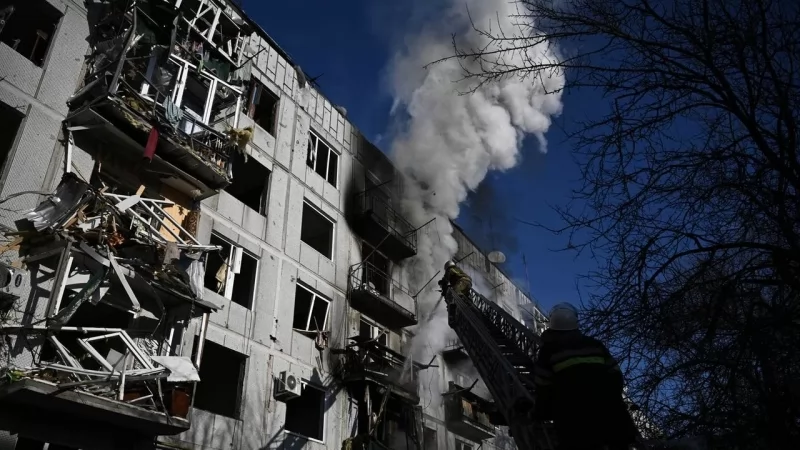 Prédio Civil destruído por bombardeio na Ucrânia