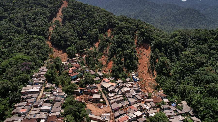 Imagem de deslizamento de terra em São Sebastião