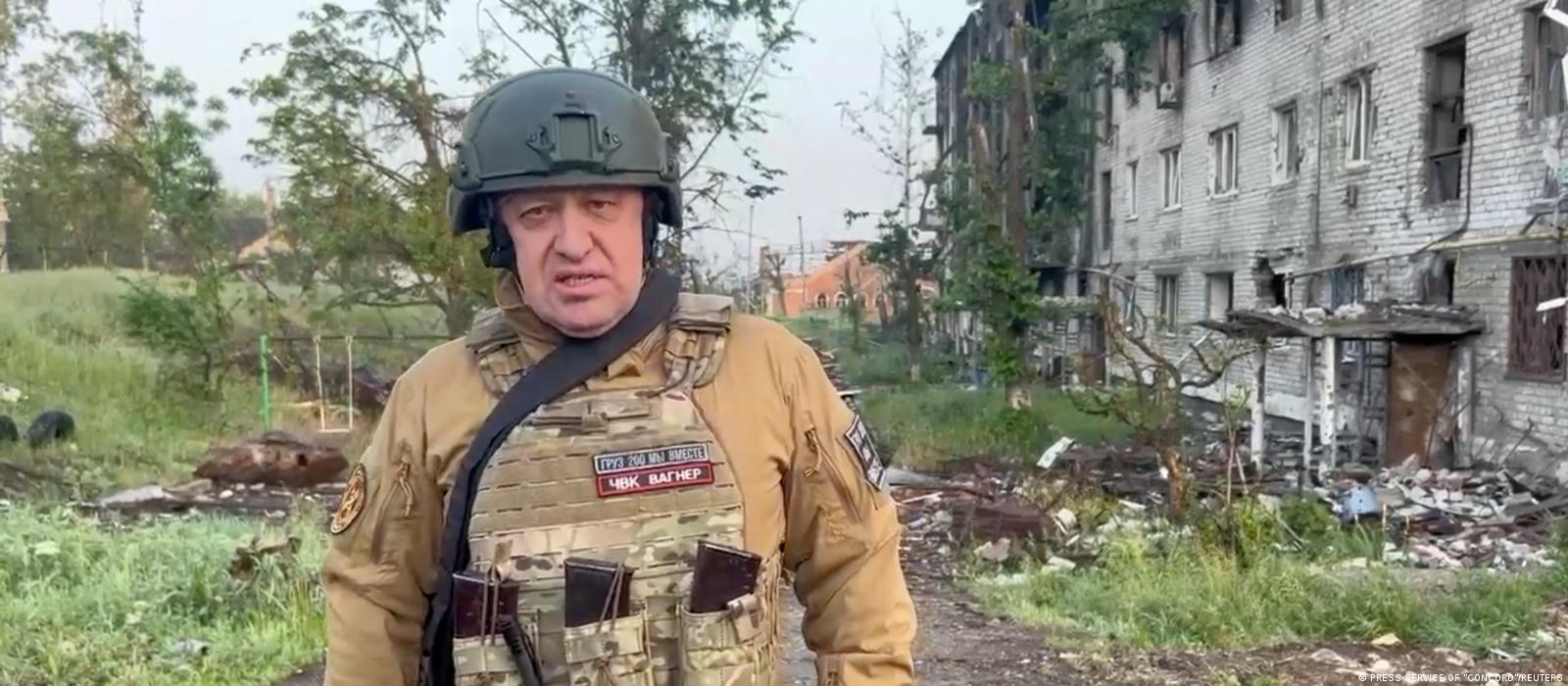 Fundador do grupo mercenário russo Wagner, Yevgeny Prigozhin, faz pronunciamento na cidade ucraniana de Bakhmut