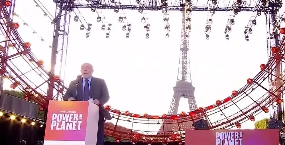 Presidente Lula discursa no evento 'Power Our Planet', em Paris — Foto: TV Brasil/Reprodução